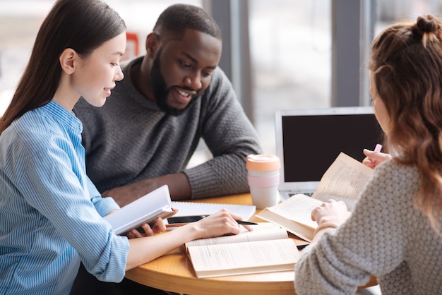 Estratégias de poupança e gestão inteligente de recursos financeiros