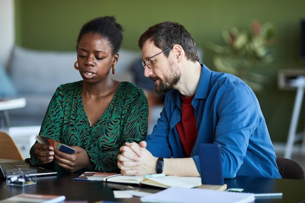 Contato Charles - Educação Financeira e Orientação sobre Gestão Financeira Pessoal